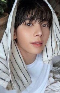 Taehyun's Angel Photocard