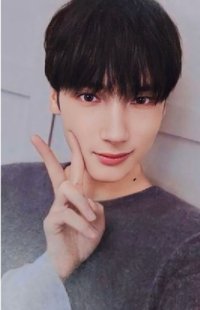 Huening Kai's Weverse A-2 Photocard