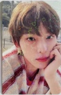 Harua's Weverse Holo Photocard