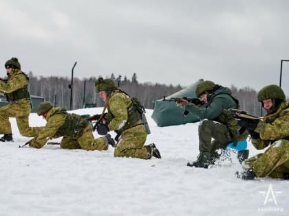 В Подмосковье депутаты «Единой России» прошли курс НВП
