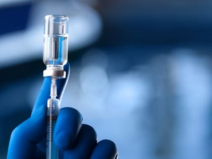 Свыше 300 тысяч доз вакцины от трёх инфекций ввели в оборот в России
