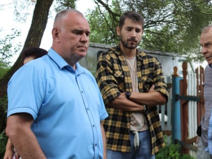 Еженедельный объезд территории: Юрий Крупенин проверил состояние дворов и подъездов