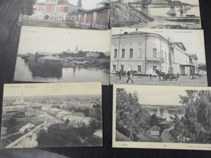 В фонде библиотеки им. Лажечникова хранится коллекция поздравительных открыток начала прошлого столетия