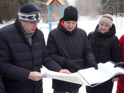 Владимир Волков вместе с жителями Люберец обсудил проект благоустройства парка в поселке