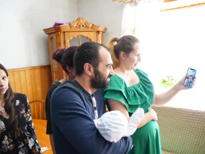 Андрей Воробьев поздравил семью из Люберец с рождением 13‑го ребенка