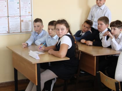 Квиз "Зоя": волонтеры проводят интеллектуальные игры в школах