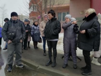 Глава Лобни встретилась с жителями проезда Шадунца