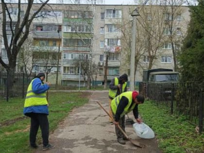 Коммунальные службы продолжают наводить порядок на общественных территориях и дорогах Г. о. Подольск