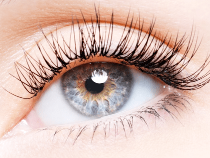 Косметолог рассказала, как остановить выпадение ресниц