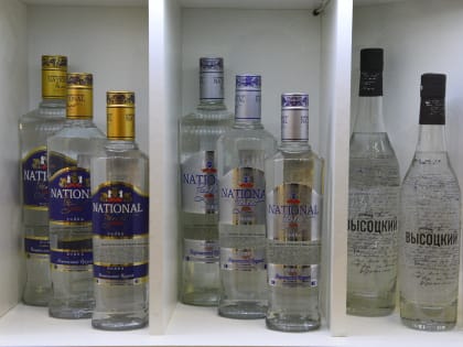 В Великобритании начали продавать водку Absolut в бумажных бутылках
