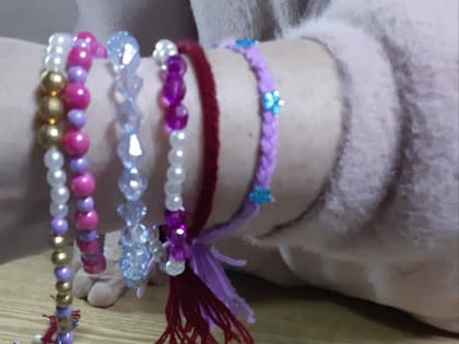 «Браслеты для девочек»: мастер-класс в Барынинском клубе