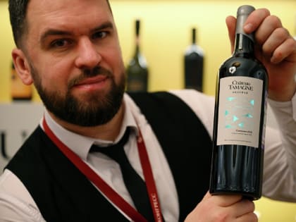 Минпромторг предлагает обязать рестораны подавать отечественное вино