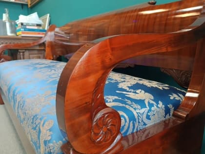 Диван с наполнителем из конского волоса и водорослей можно купить в Звенигороде