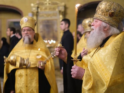 В Покровском храме Академии за воскресной Божественной литургией состоялись хиротонии новых служителей Христовой Церкви