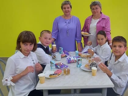 Налоговики Подмосковья поздравили детей с Днем знаний