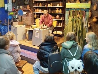 Дороховские школьники  побывали в гончарной мастерской и музее хлеба