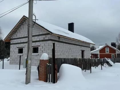 В Подмосковье 105 врачей построили дома на полученных участках