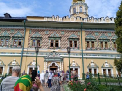 Лобненцы изучают достопримечательности Подмосковья