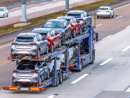 Спрос на услуги по ввозу автомобилей вырос в три раза