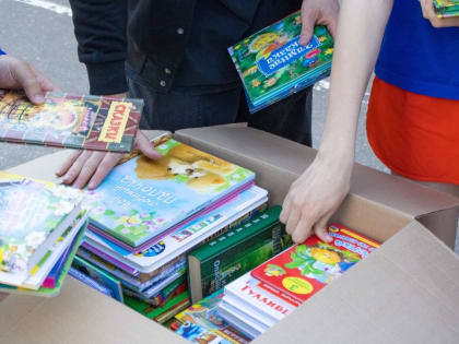 "Единая Россия": школьные наборы в рамках акции "собери ребенка в школу" получили уже 55 тысяч детей по всей стране