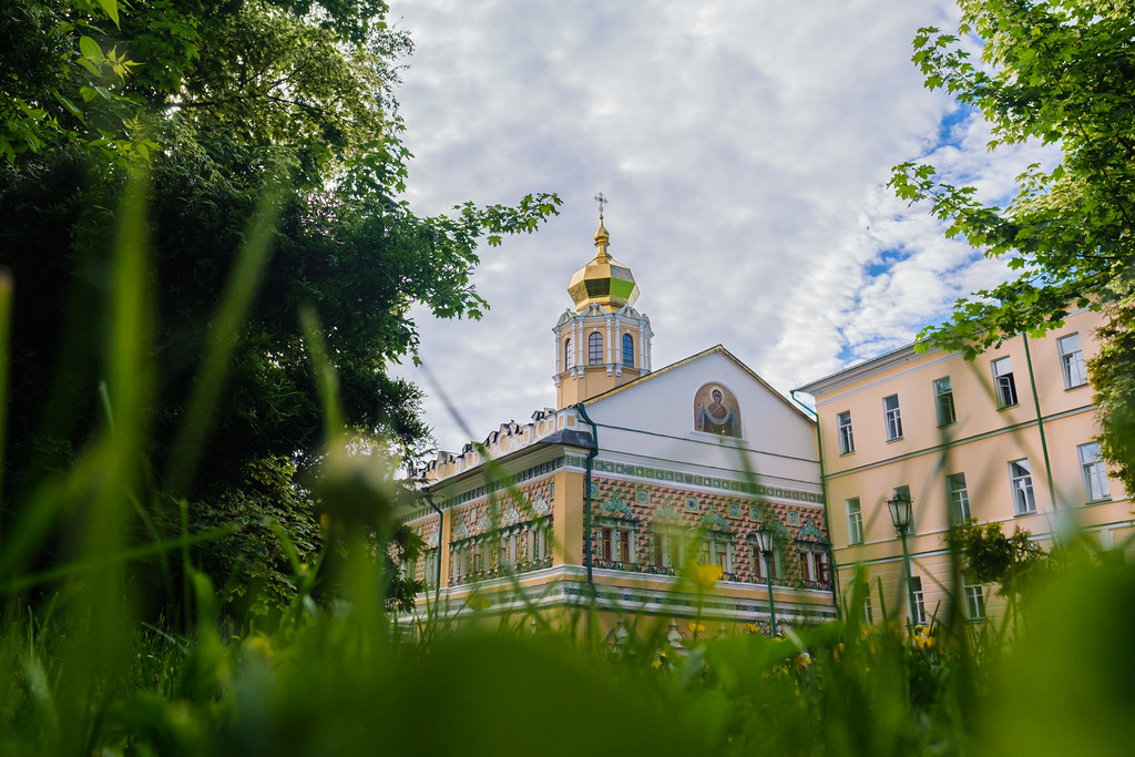 Духовное подмосковье. Московская духовная Академия Сергиев Посад. Псково-Печерский монастырь храм Архангела Михаила. Московская духовная Академия Троице Сергиева Лавра. Храм Преображения Господня Ставрополь.