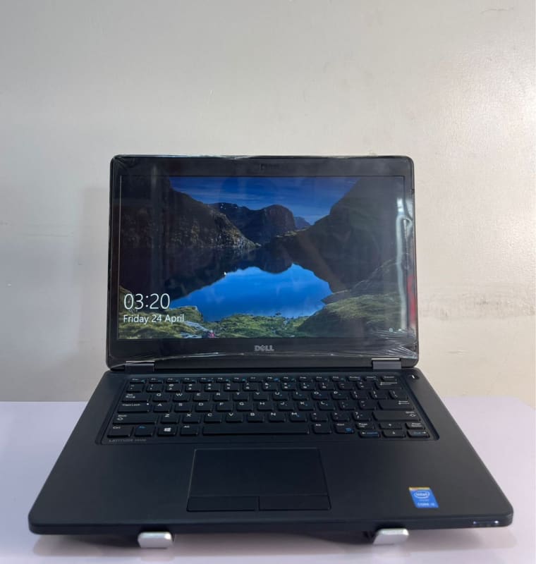 *Dell Latitude E5450 (UK USED)*  8GB RAM 500GB HDD 14-inches (1366 x 768) WLED HD Display 2.20 GHz