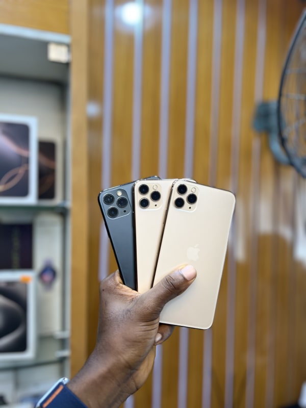 Apple iPhone 11 Pro Max 64gb.