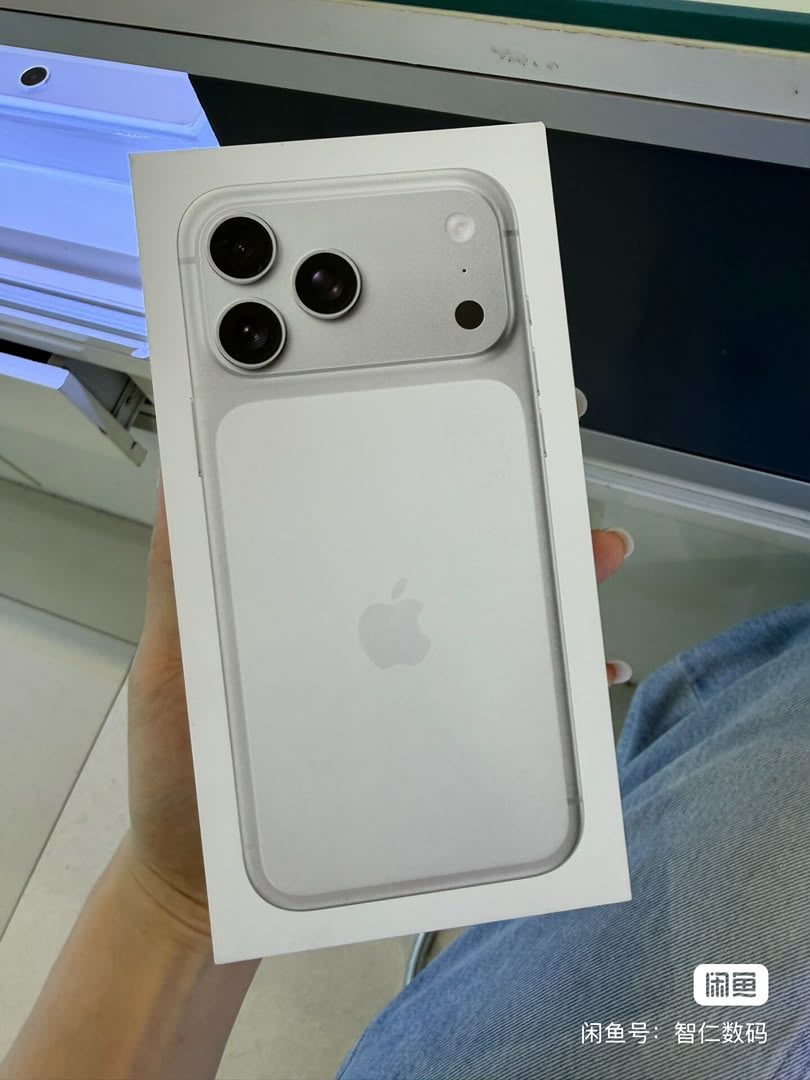 iPhone 17 Pro — photo 1