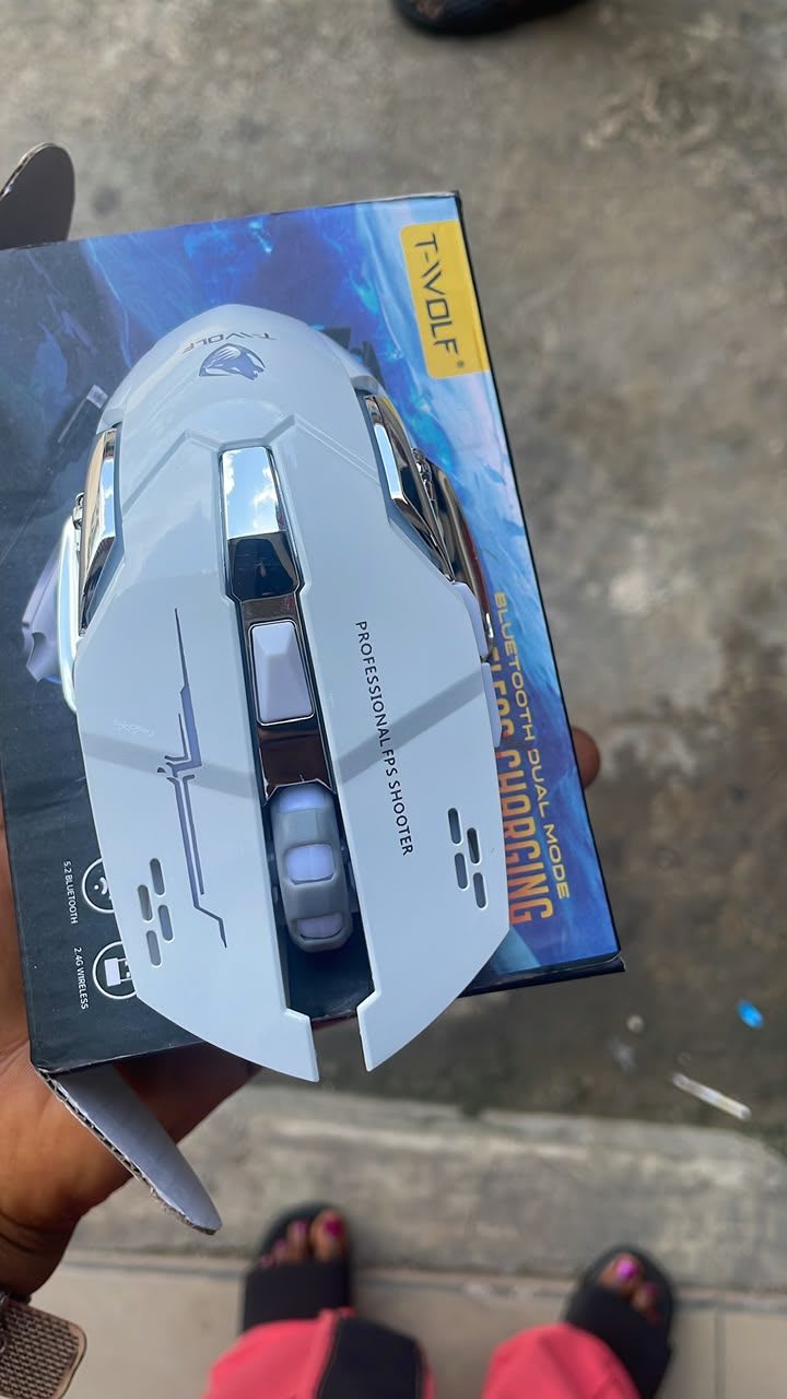Wireless gaming mouse — photo 1