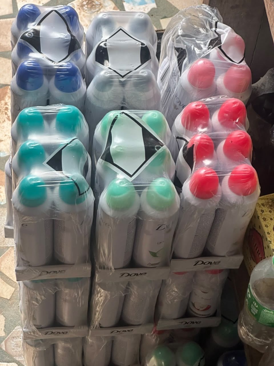 Perfumes, body sprays and roll on — photo 4