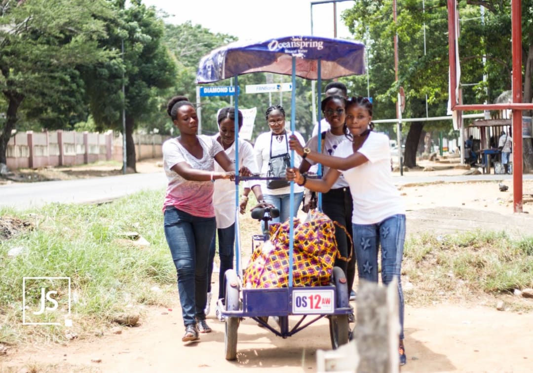 Gallery Image central/9cc49cb9-42eb-4ce3-9489-48816df7b07a_aibbcx