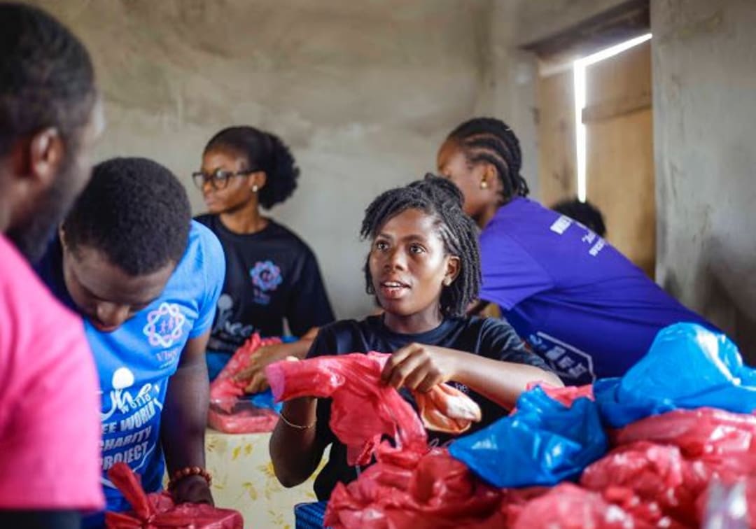 Gallery Image anumle/d852270d-1e60-43f5-becb-ac219be94372_fptvyz