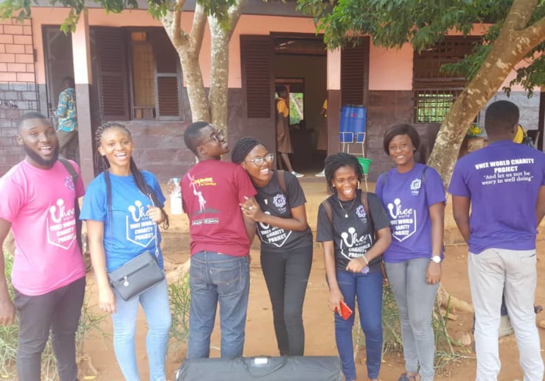 Gallery Image moore/b6f021a8-923d-43d5-b4fc-9c7b3f173702_rbie3i