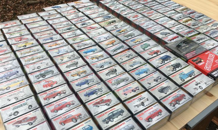 Tomica Limited Vintage NEO là gì mà dân mê xe Nhật cổ phát cuồng?