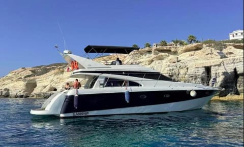 Premium Yacht Experiences in the Mediterranean: Discover Cyprus in Comfort and Style