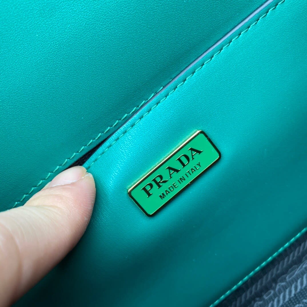 Prada Embleme Leather Bag - Image 7
