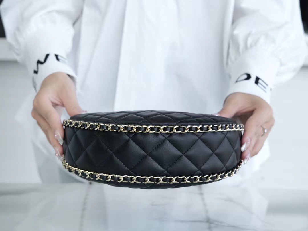 Chanel Moon Crescent Bag - Image 4