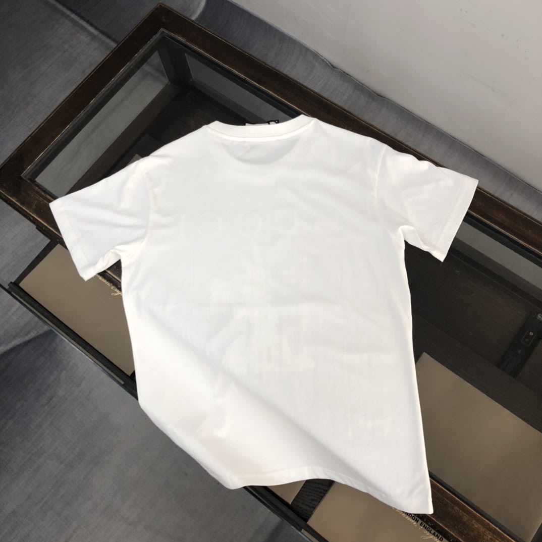 Gucci Short Sleeved T-Shirt - Image 3