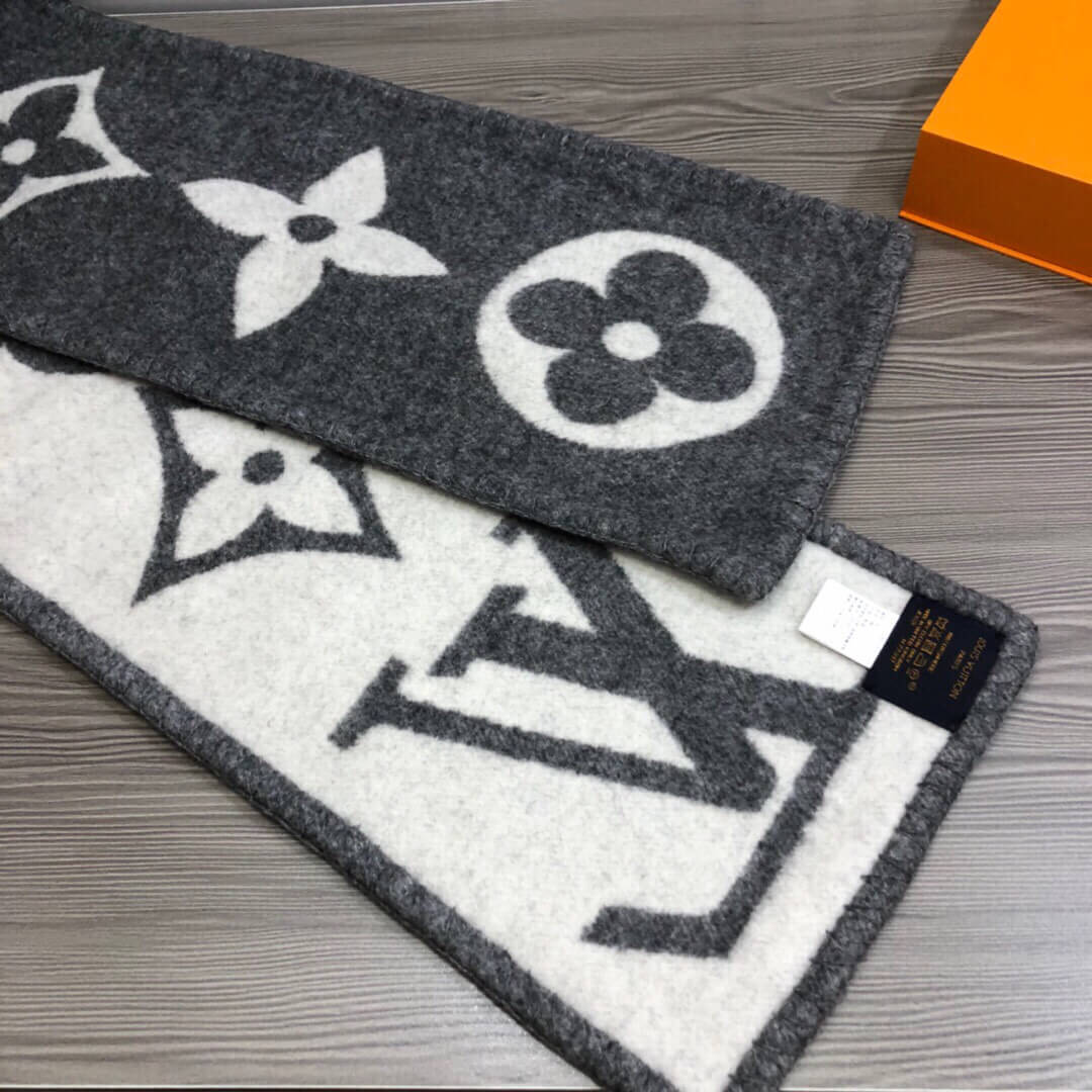 LV Autumn and Winter Scarf - Image 2