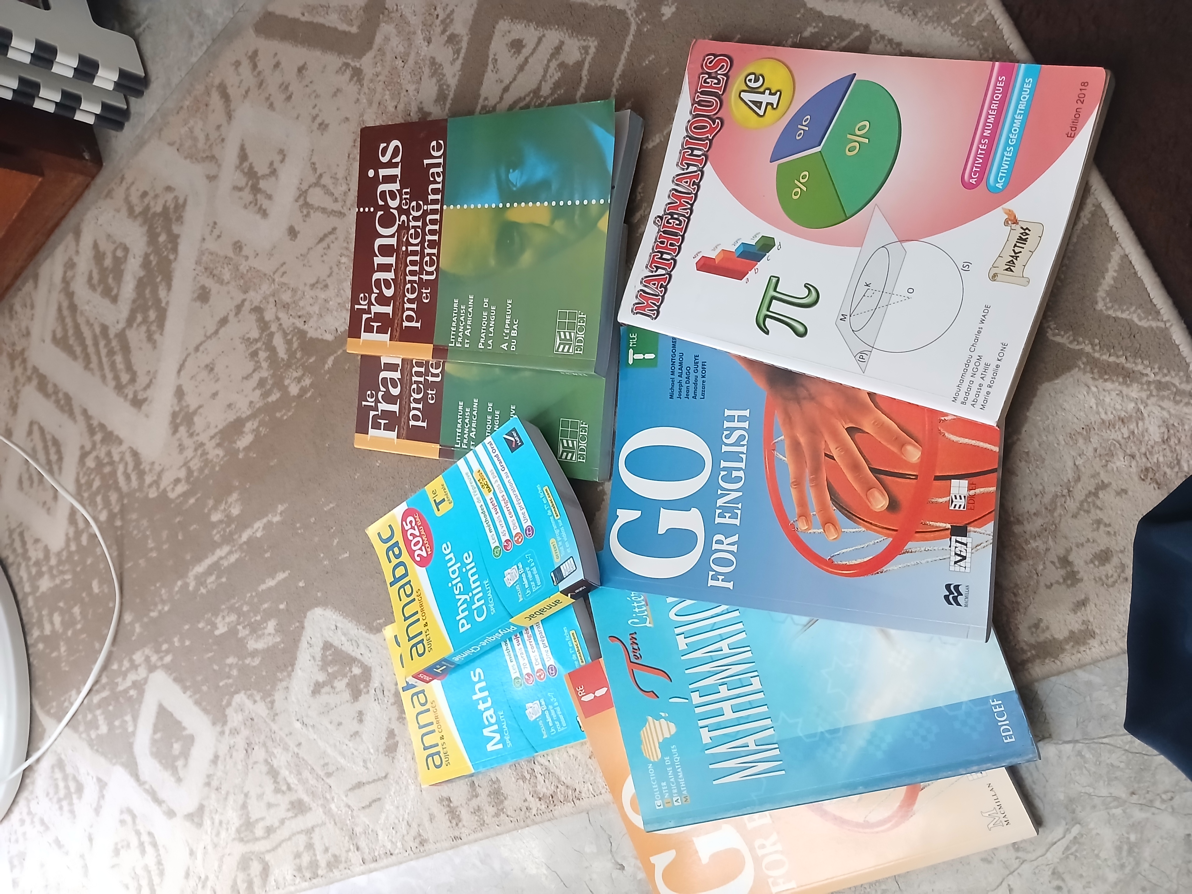 Manuels scolaires en très bon etat