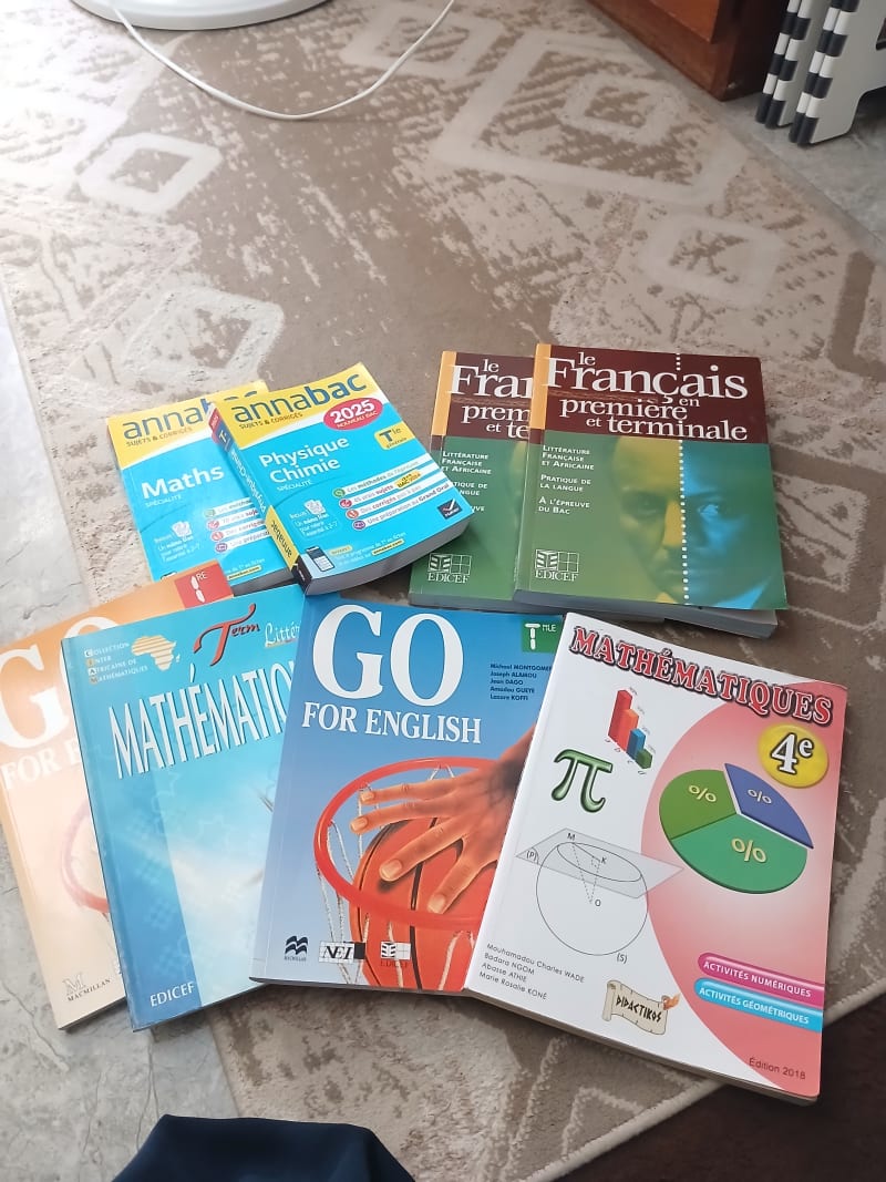 Manuels scolaires en très bon etat