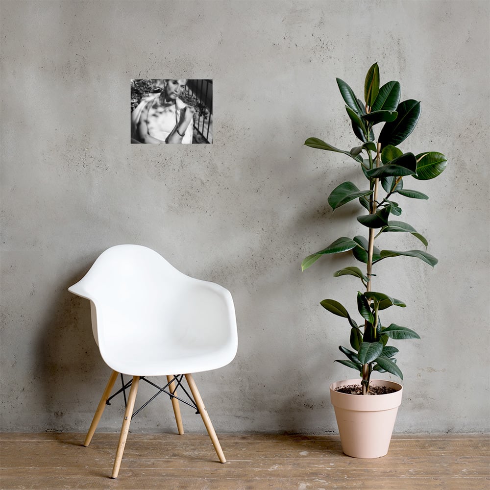 Metropolitan Noir, lifestyle 1 mockup