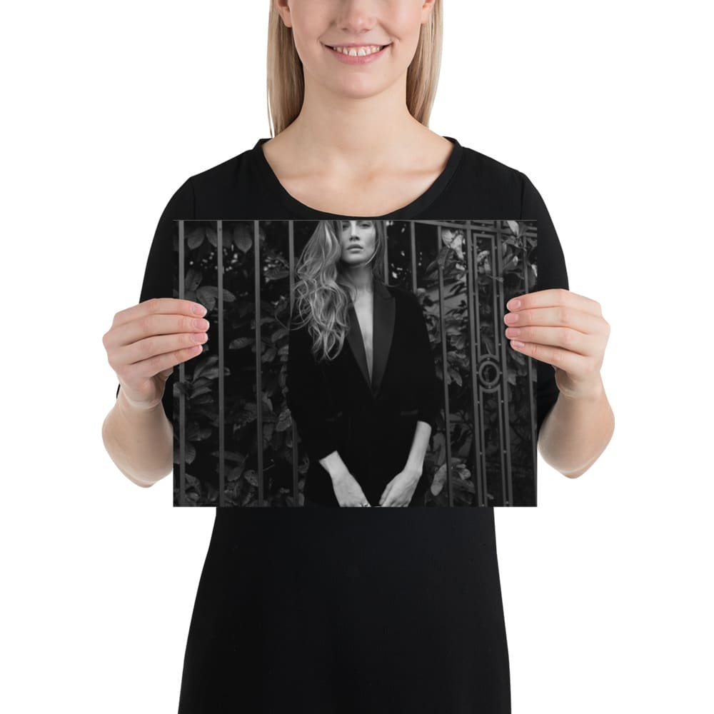 Noir Elegance, person mockup