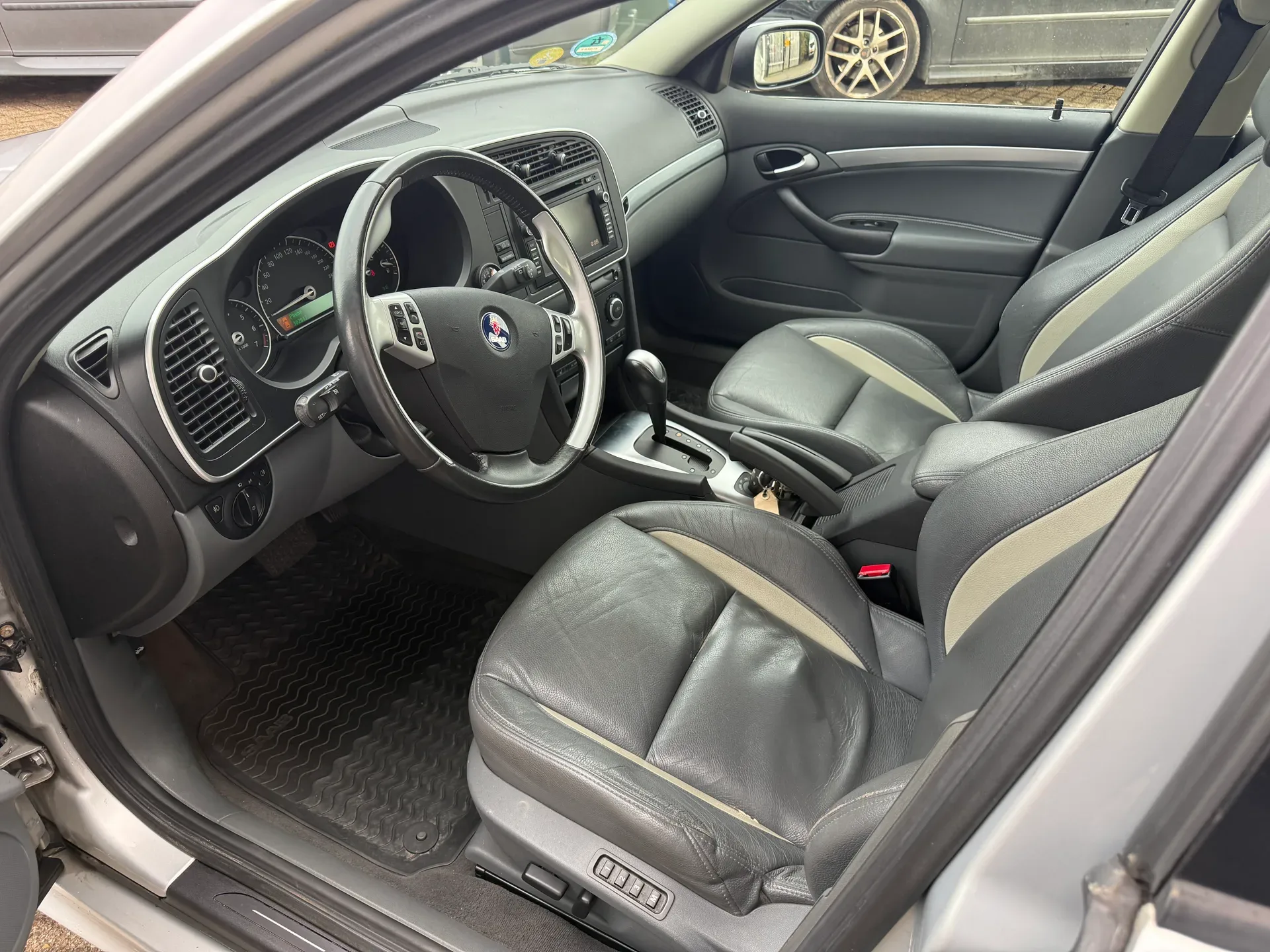 SAAB 9-3 - Thumbnail 10