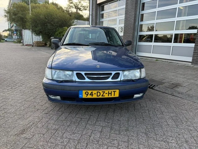 SAAB 9-3 - Thumbnail 2