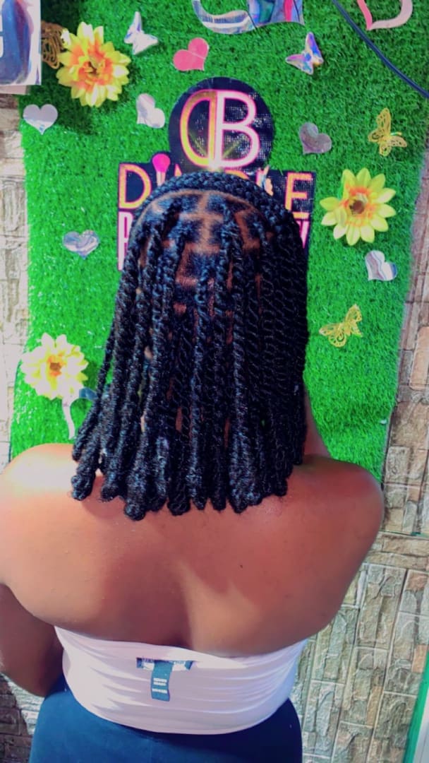 Dimples Barbie beauty boutique salone