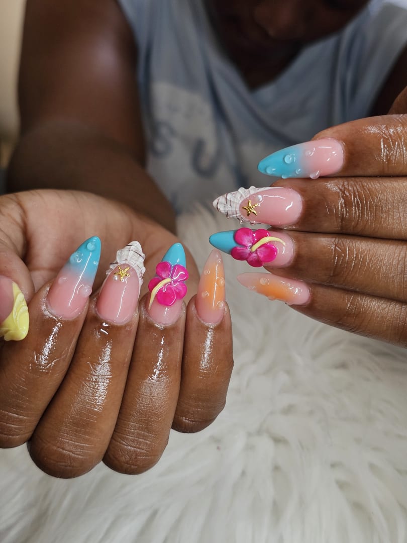 Tt_nails_Aura