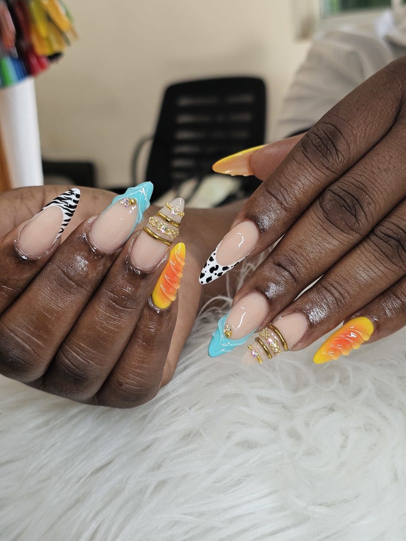 Tt_nails_Aura