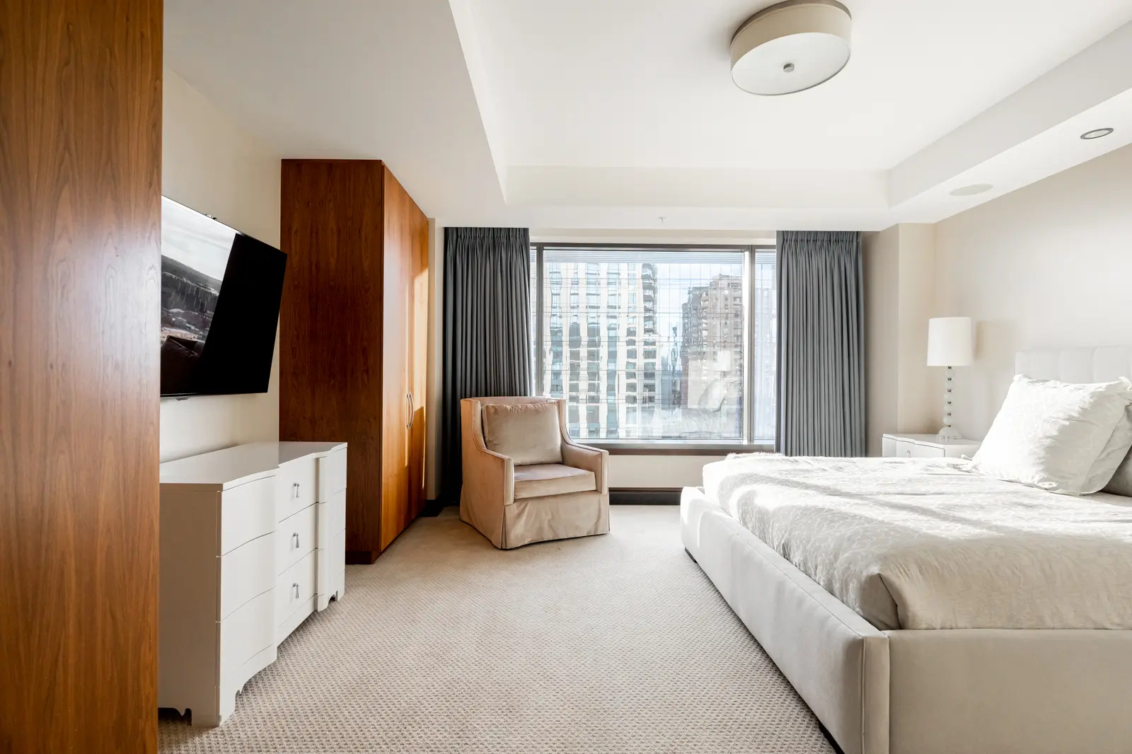 Four Seasons Residence 2000