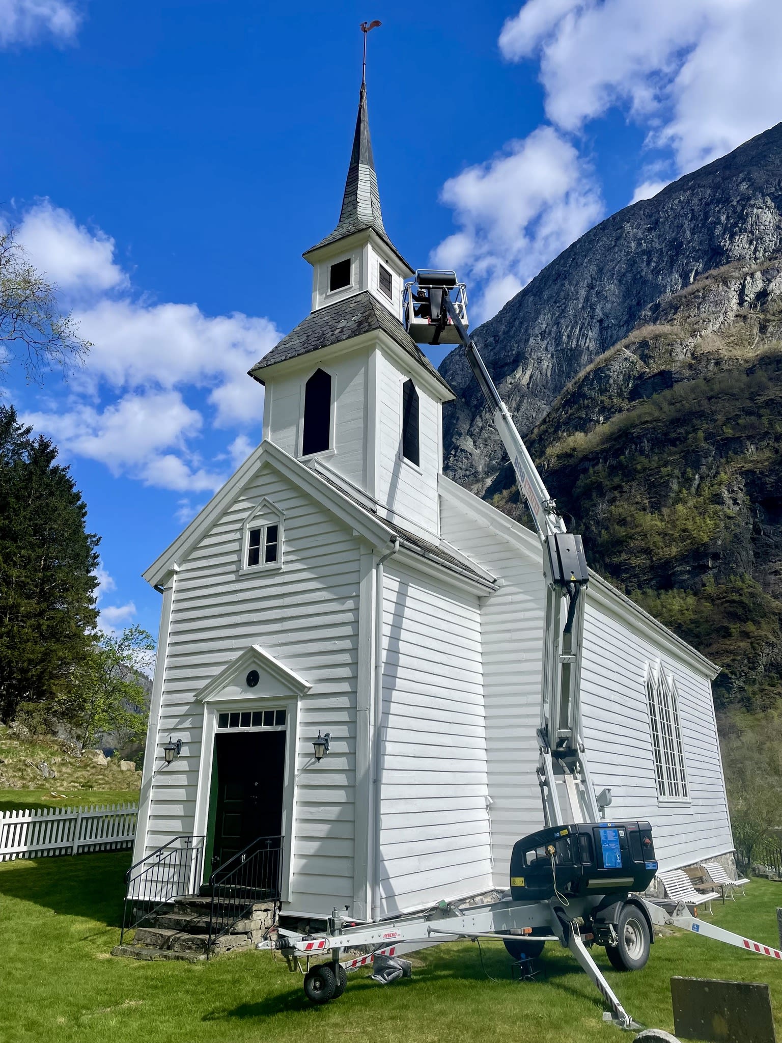 Steinrosa kirke